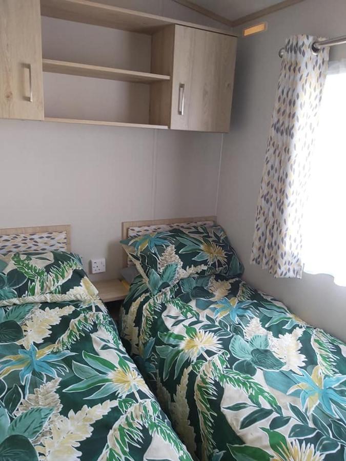 Caravan By The Sea Elgin Exterior photo
